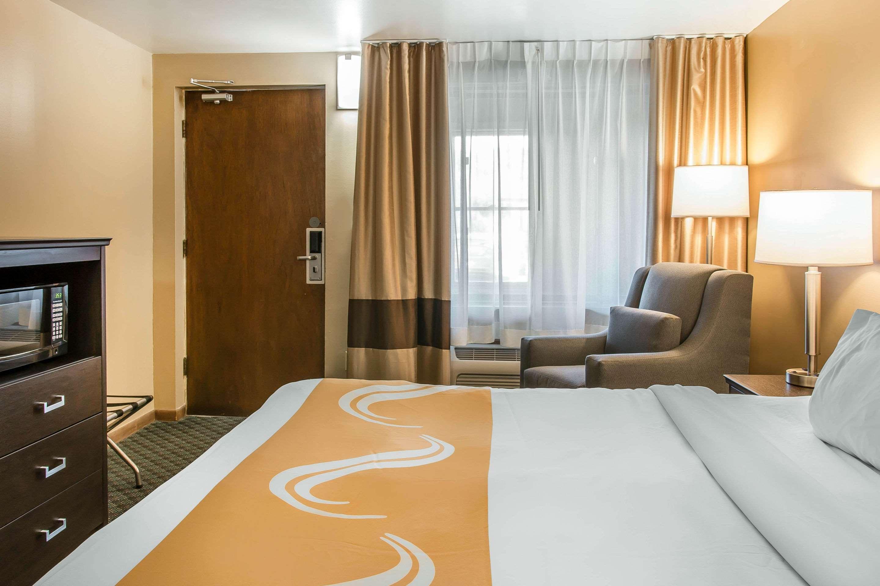 Quality Inn & Suites Houghton Exteriör bild