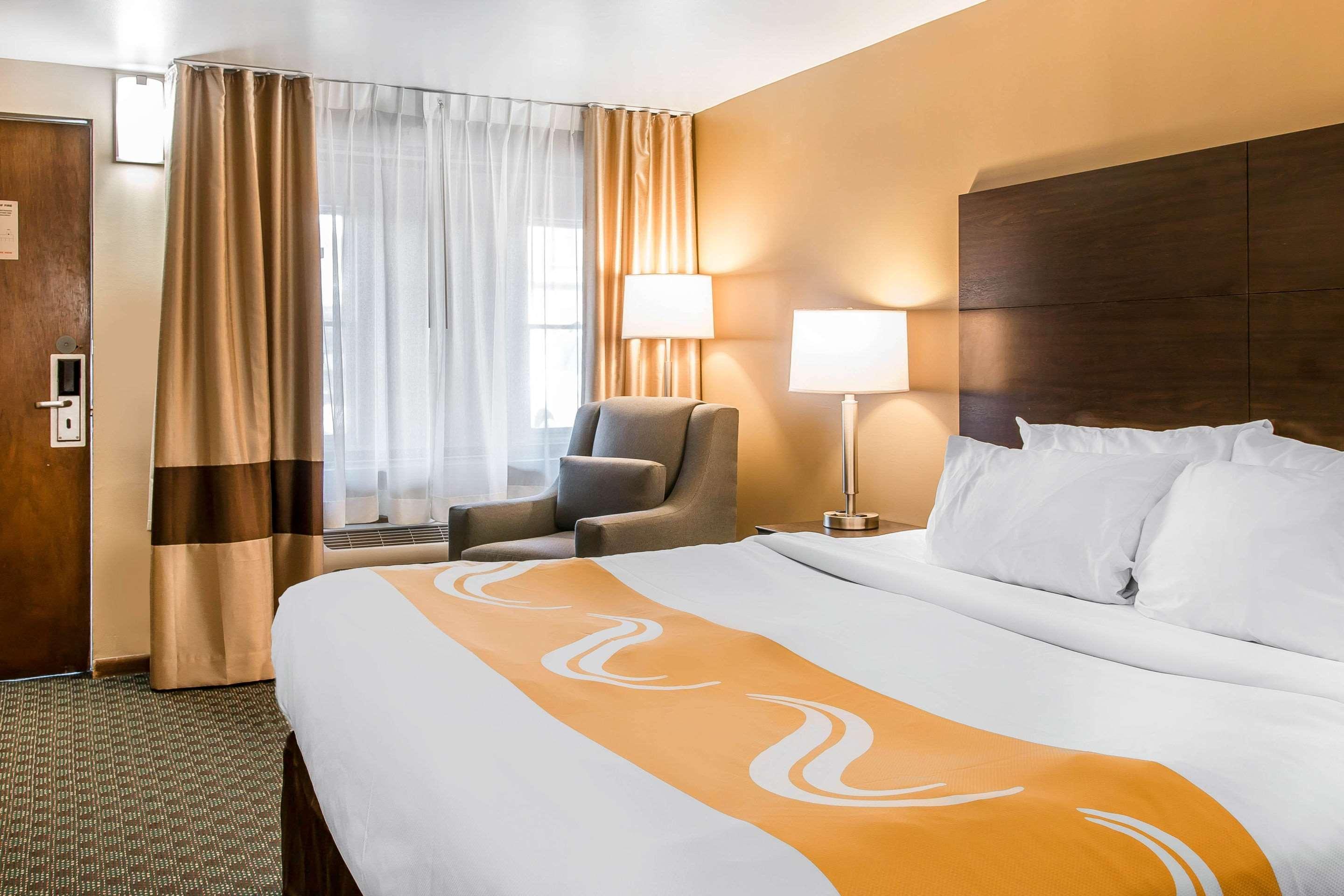 Quality Inn & Suites Houghton Exteriör bild