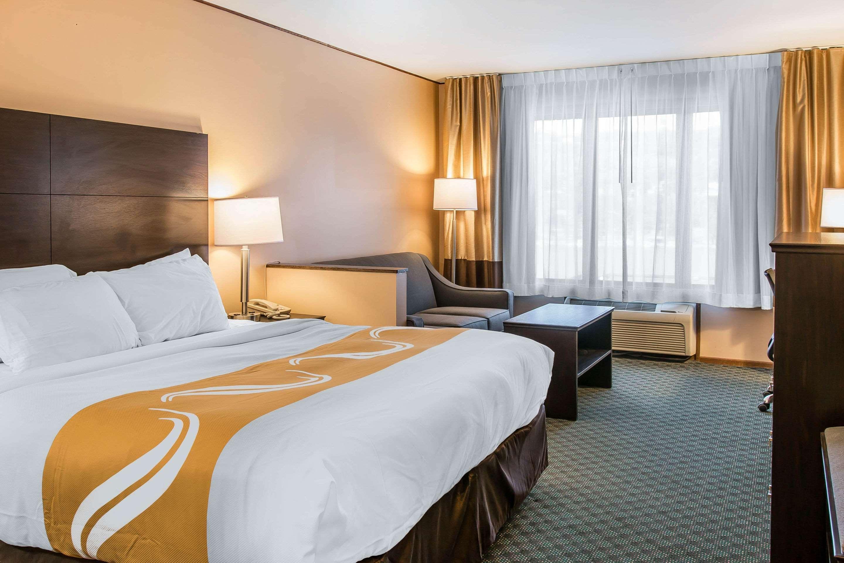 Quality Inn & Suites Houghton Exteriör bild