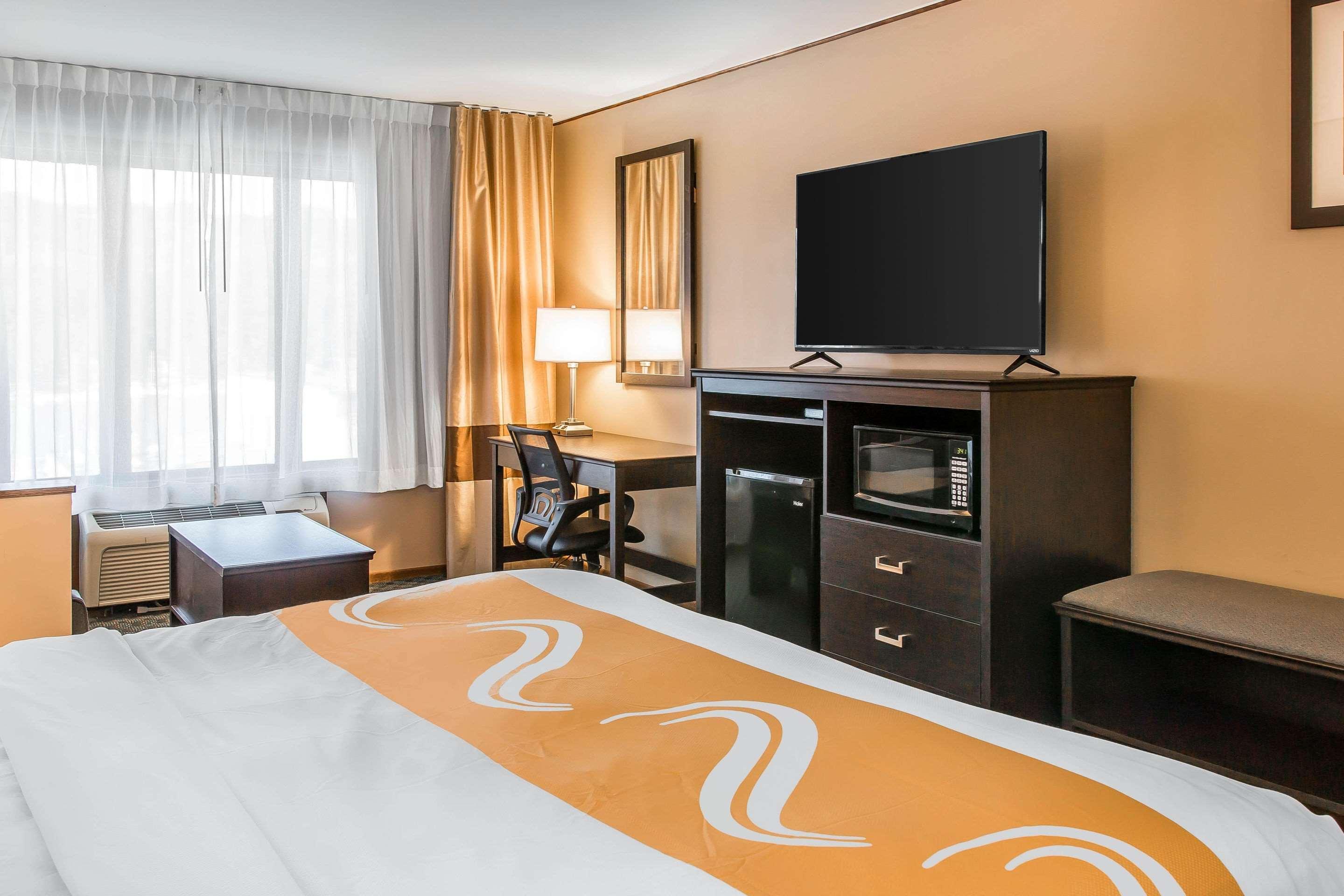 Quality Inn & Suites Houghton Exteriör bild