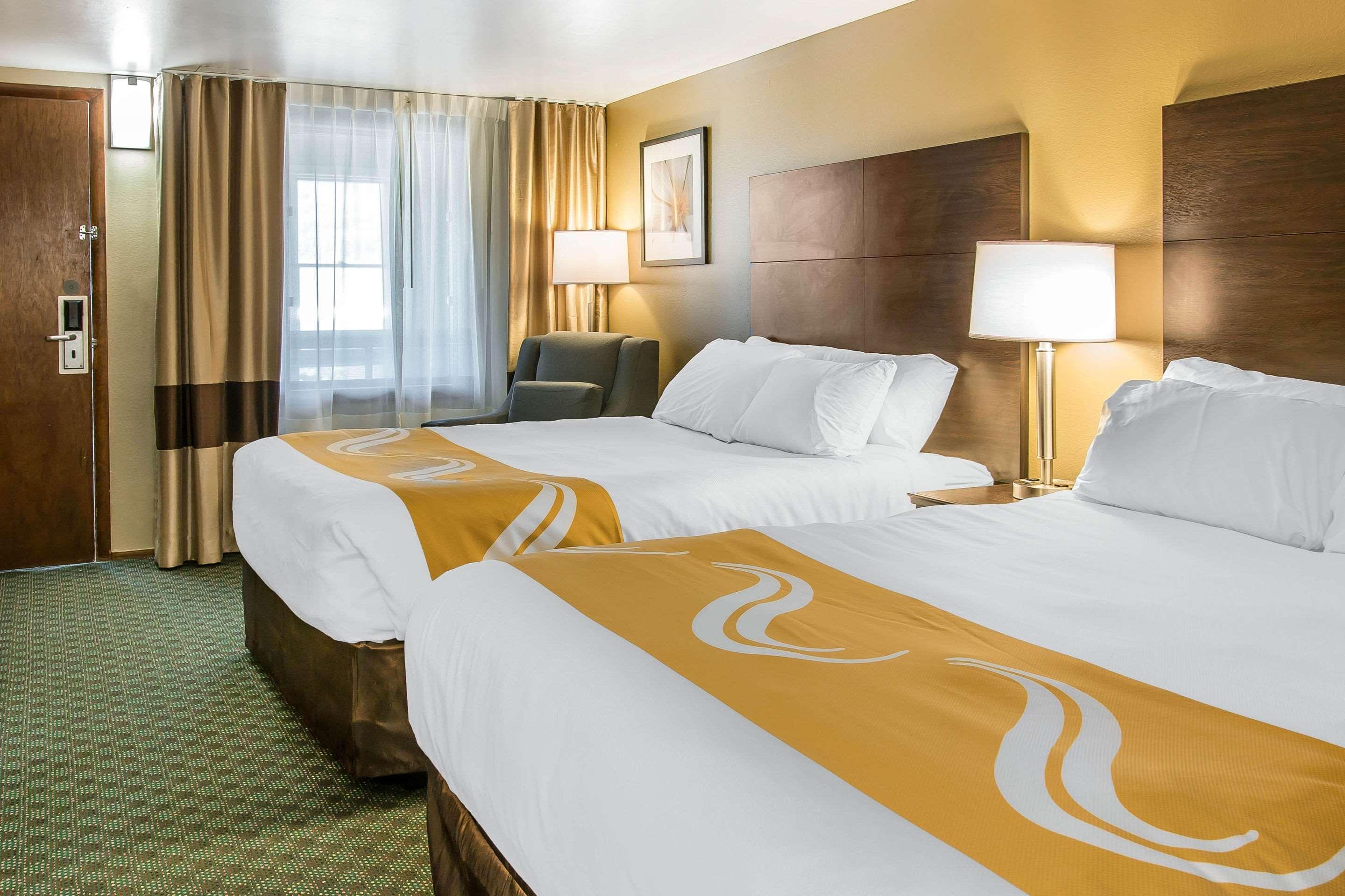 Quality Inn & Suites Houghton Exteriör bild