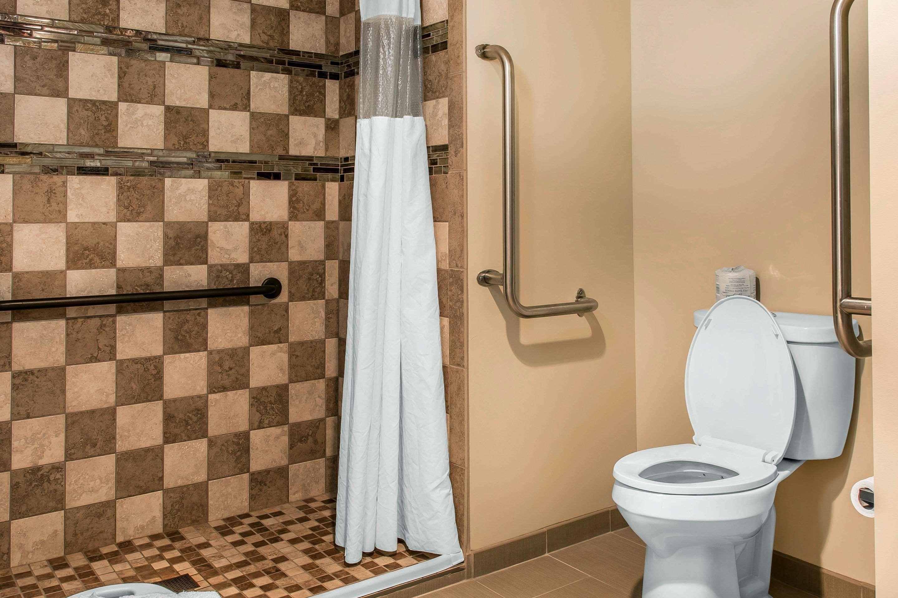 Quality Inn & Suites Houghton Exteriör bild