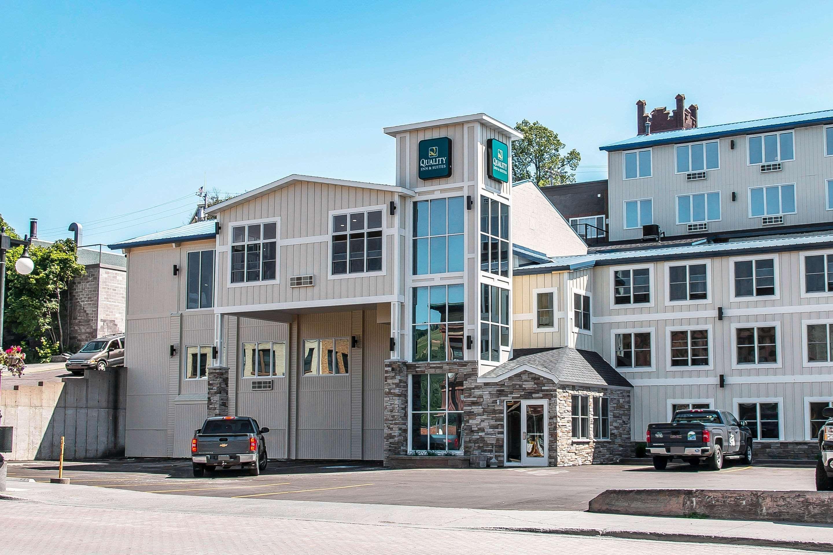 Quality Inn & Suites Houghton Exteriör bild