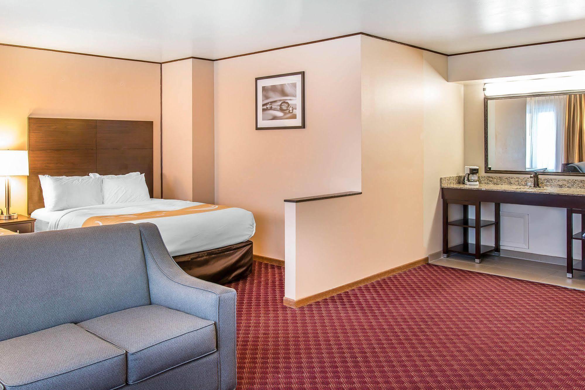 Quality Inn & Suites Houghton Exteriör bild