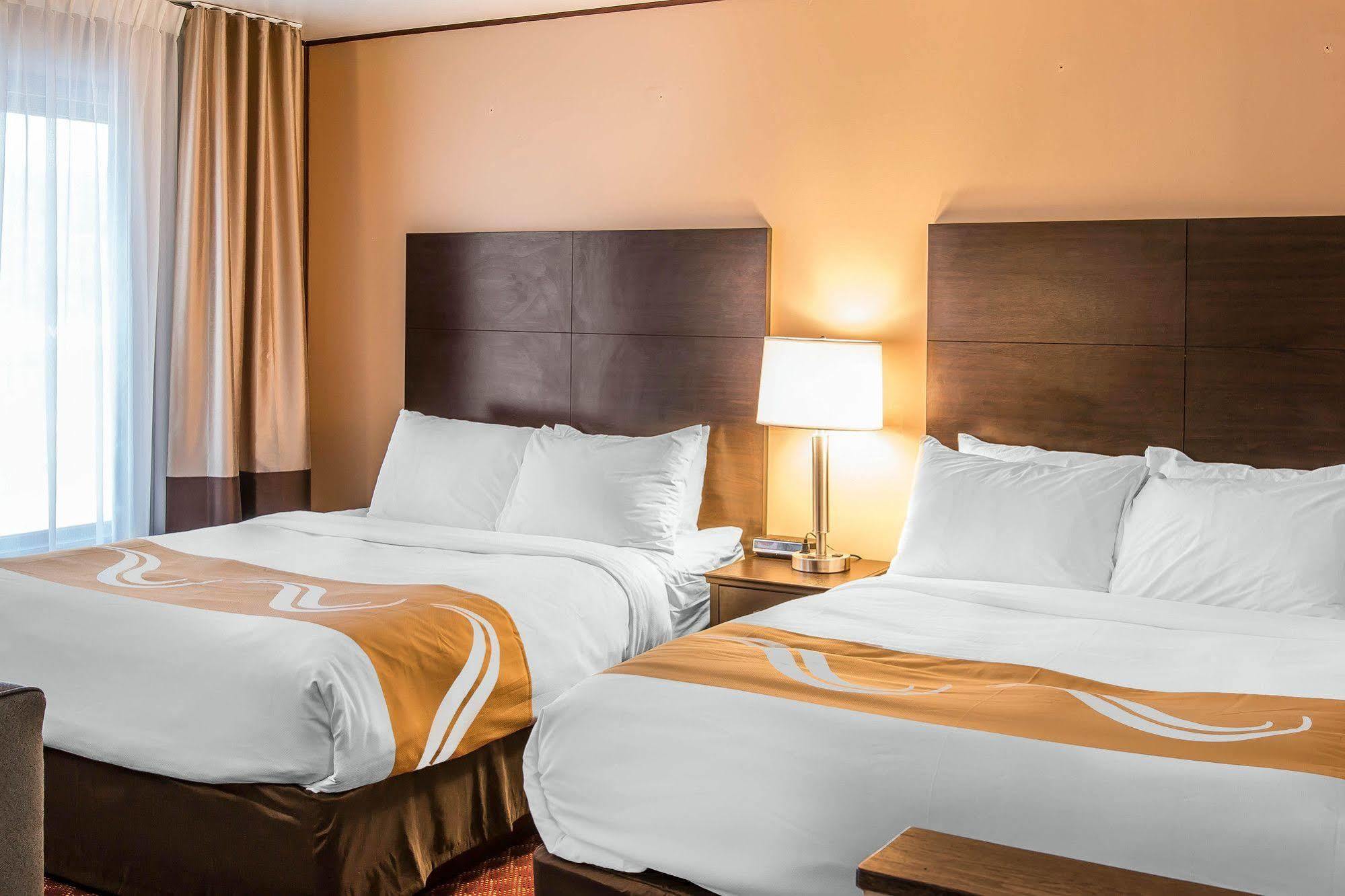 Quality Inn & Suites Houghton Exteriör bild