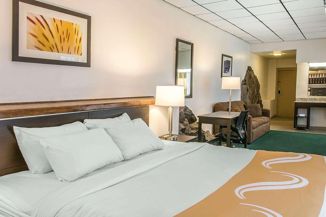 Quality Inn & Suites Houghton Exteriör bild